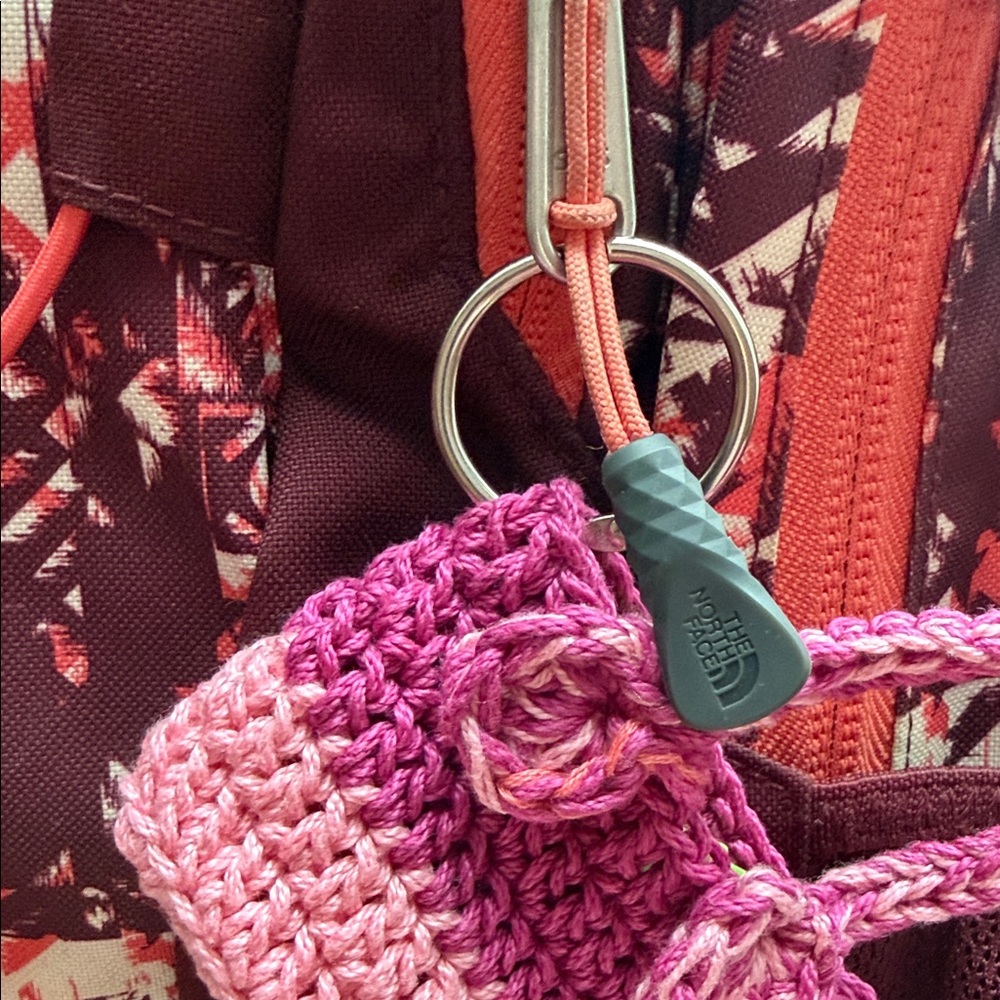 NWOT: The North Face Jester Burgundy Backpack with a cotton-silk bag charm - Picture 9 of 13